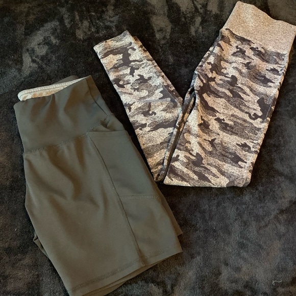 Small Athletic Wear BUNDLE ! - Picture 3 of 3